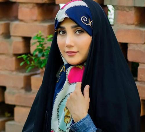 عکس هنری با چادر مشکی