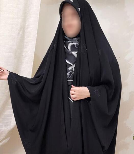 عکس هنری با چادر مشکی