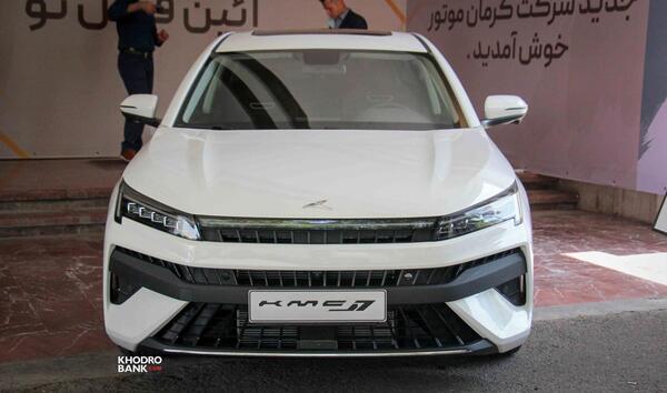 عکس ماشین کی ام سی نیم شاسی