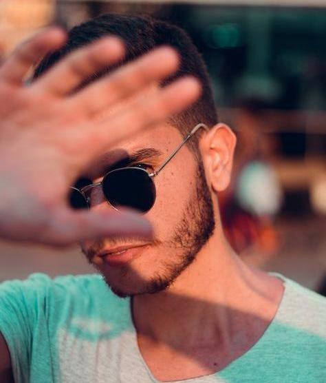 عکس پروفایل مردانه با عینک دودی