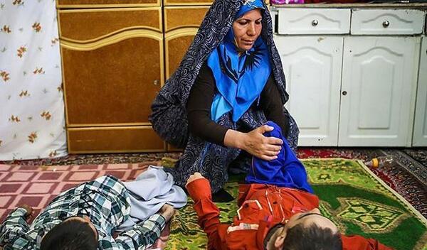 عکس مینیاتوری مادر و فرزند