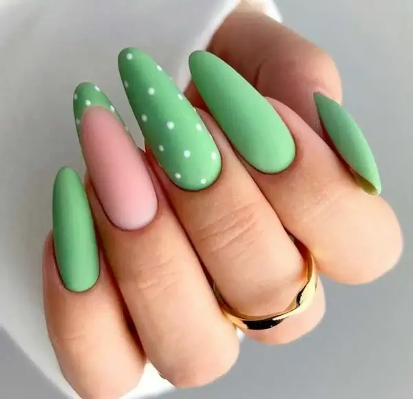 عکس ناخن گرد بلند