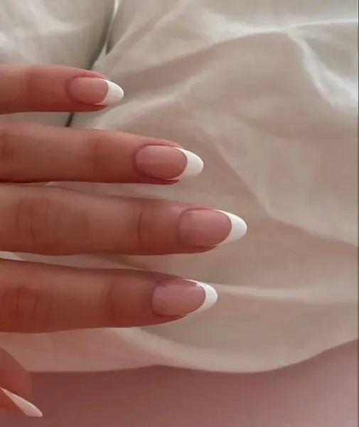 عکس ناخن فرنچ گرد