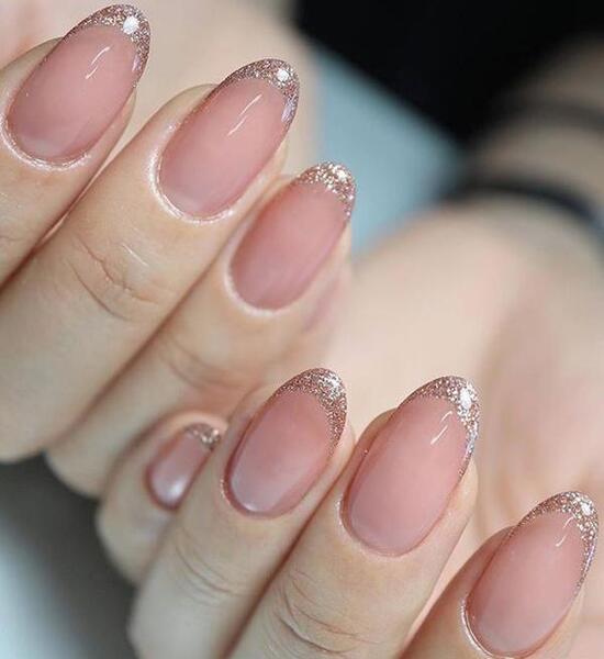 عکس ناخن فرنچ گرد