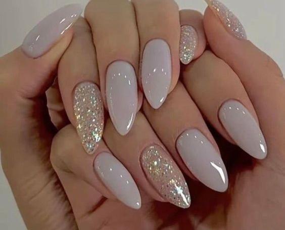 عکس هوا گرفتن ناخن