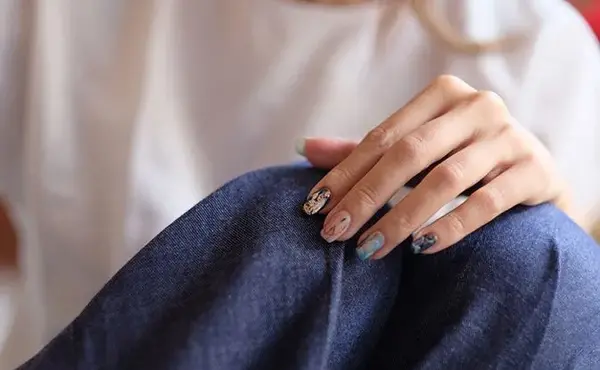ژست عکس گرفتن ناخن