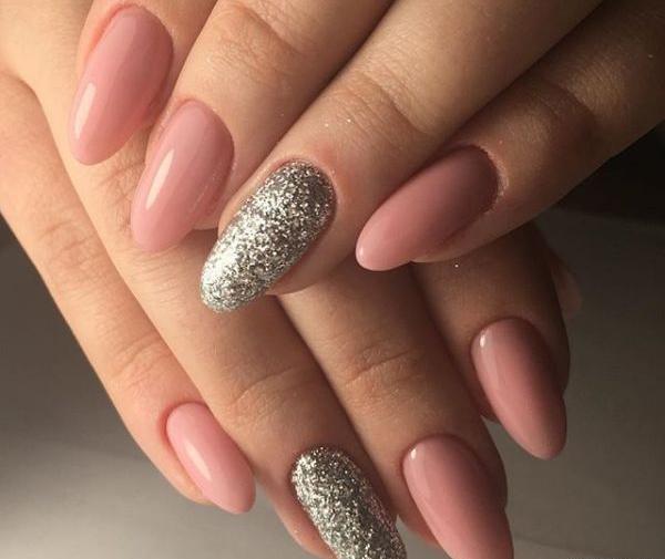 عکس ناخن رنگ گلبهی