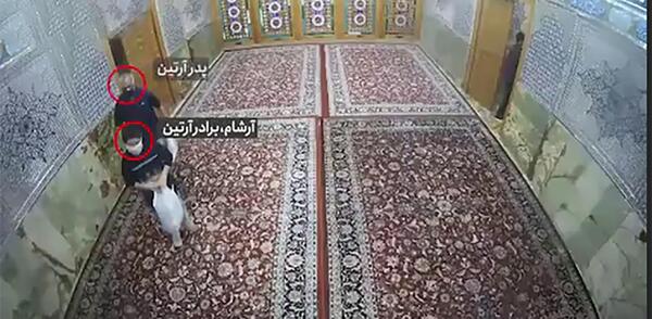 عکس مادر و فرزند شهید شاهچراغ