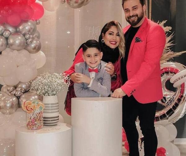 ژست عکس پدر و مادر و فرزند