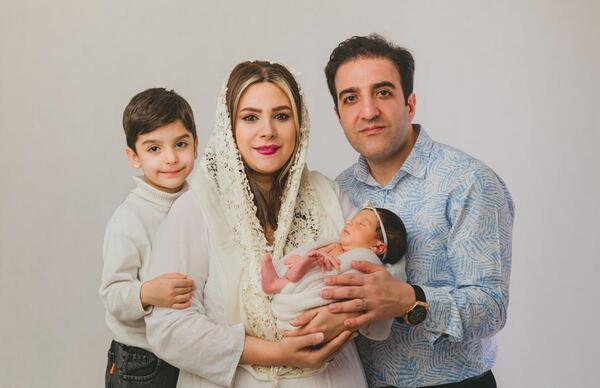 ژست عکس پدر و مادر و فرزند