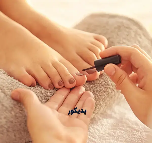عکس ناخن لاک زده پا