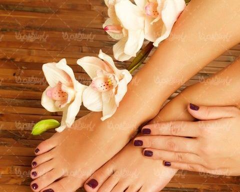 عکس ناخن لاک زده پا