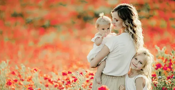 عکس عشق مادر به فرزند