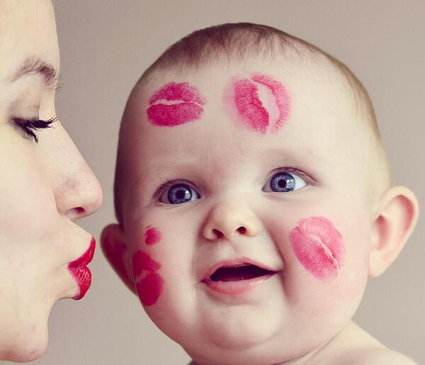 عکس عشق مادر به فرزند