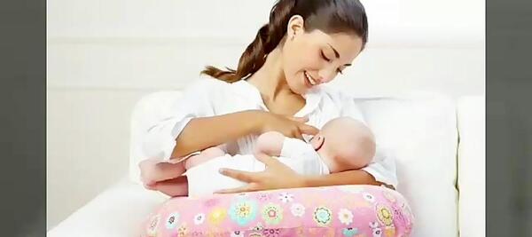 عکس شیر دادن مادر به فرزند