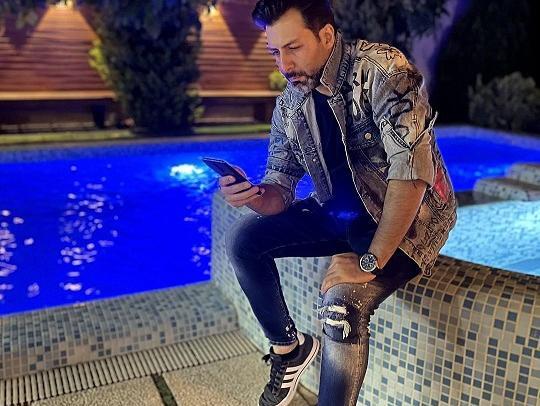 عکس لب استخر دخترانه