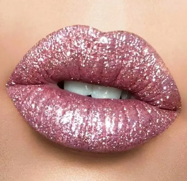 عکس رژ لب اکلیلی