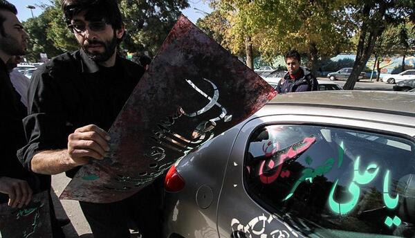 عکس نوشته محرمی پشت ماشین