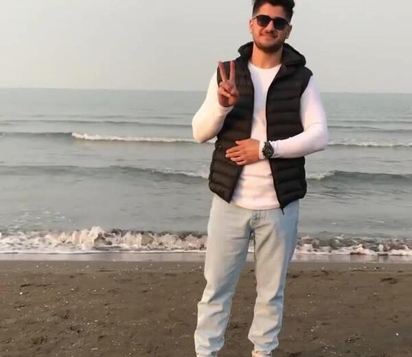 عکس پروفایل لب دریا پسرانه