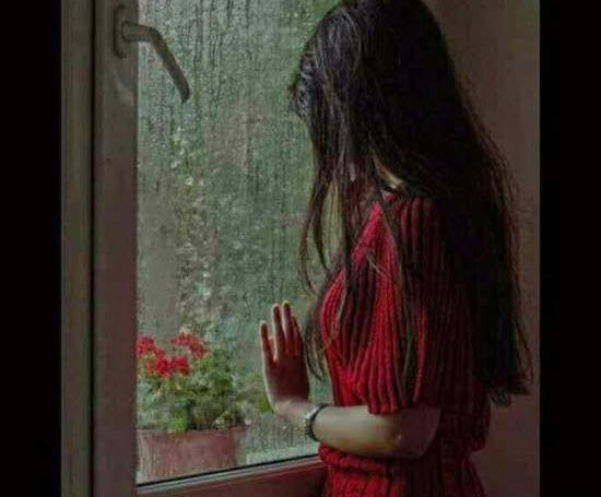 عکس دختر لب پنجره