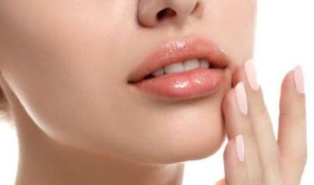 عکس حجم دهنده لب دائمی