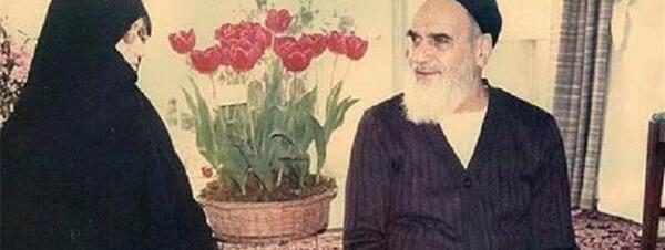عکس خمینی لب حوض