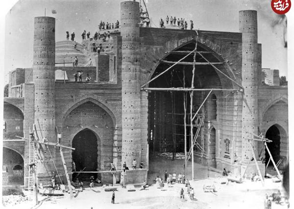عکس خمینی لب حوض