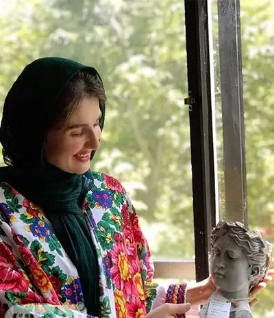 عکس بی حجاب گلوریا هاردی