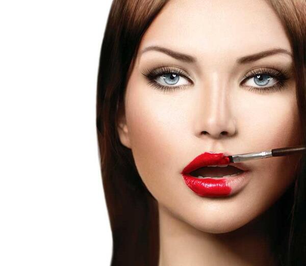 عکس لب رژ زده زیبا