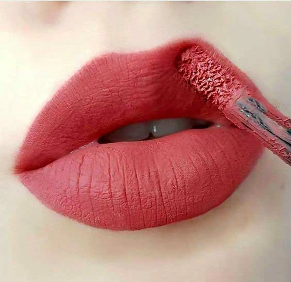 عکس میمون که رژ لب زده