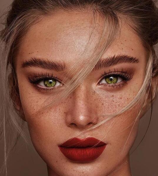 عکس لب با رژلب