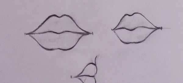 عکس لب ساده سیاه قلم