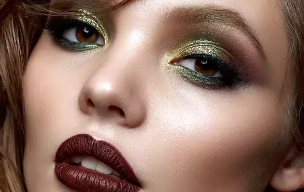 عکس رژ لب سبز
