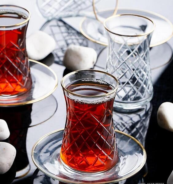 عکس استکان لب طلایی