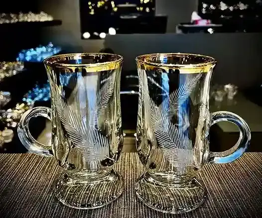 عکس استکان لب طلایی