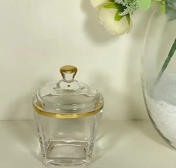 عکس قندان لب طلایی