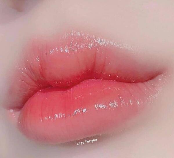 عکس رژ لب قلبی