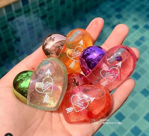 عکس رژ لب قلبی