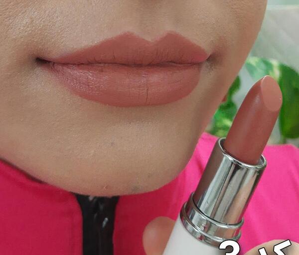 عکس رژ لب قهوه ای روشن