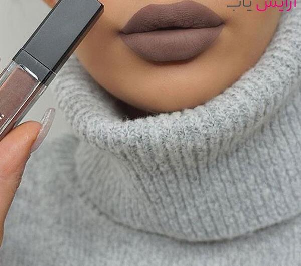 عکس رژ لب قهوه ای تیره