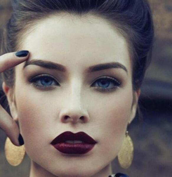 عکس لب های کبود