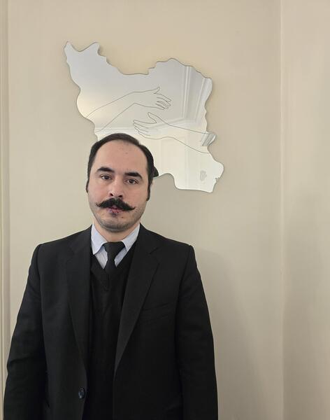 عکس لب های دوخته حسین رونقی