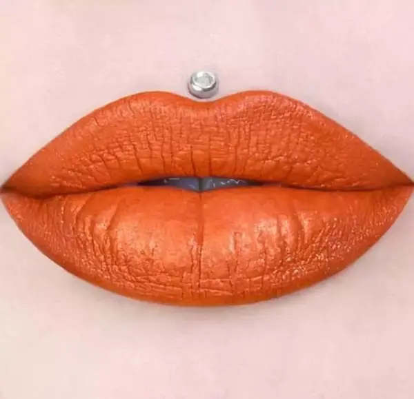 عکس رژ لب نارنجی