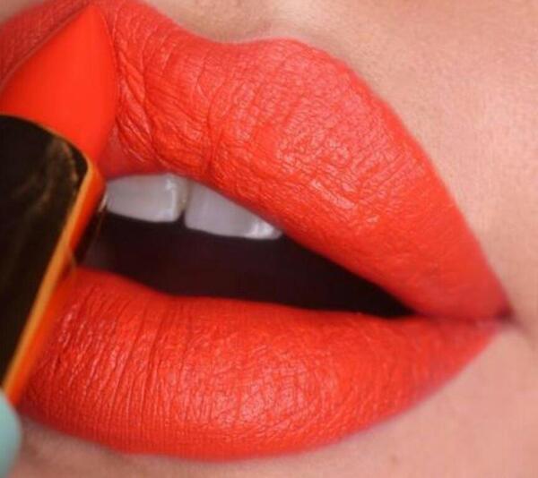 عکس رژ لب نارنجی