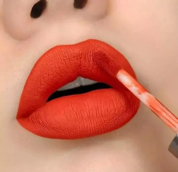 عکس رنگ رژ لب نارنجی