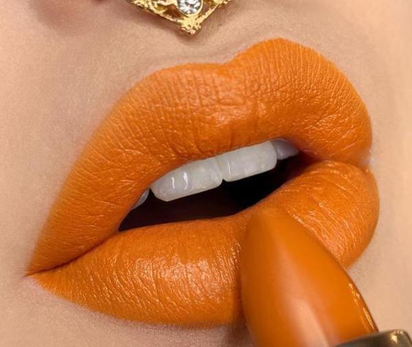 عکس رنگ رژ لب نارنجی
