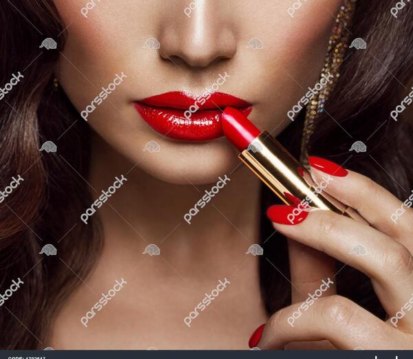 عکس رژ لب لاکی