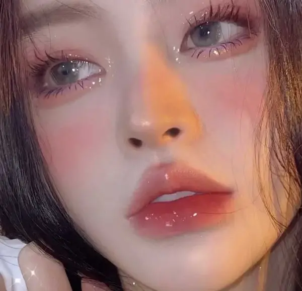 عکس لب های کوچک