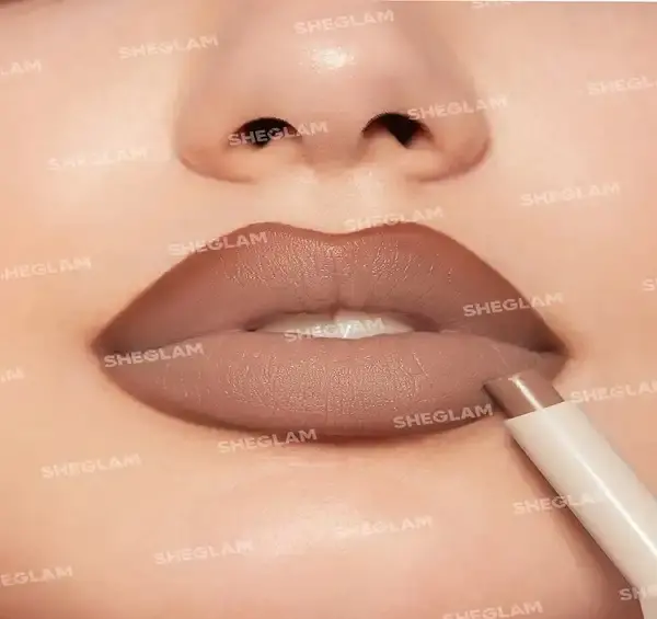 عکس خط لب قهوه ای