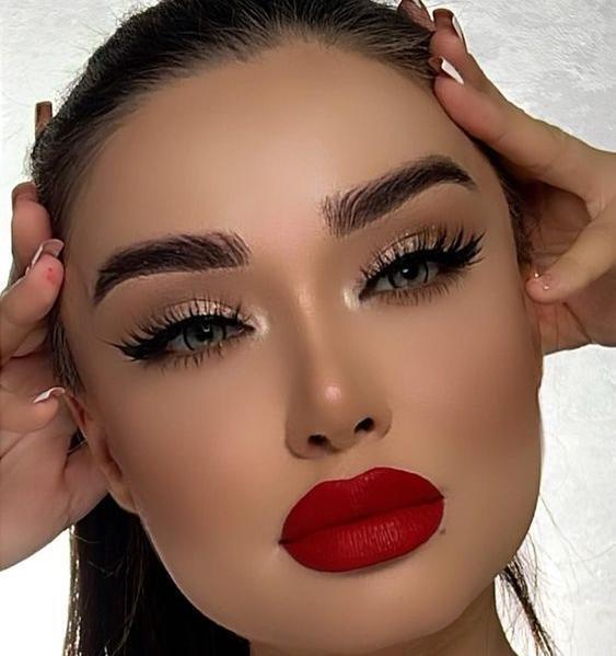 عکس رژ لب قرمز دخترانه